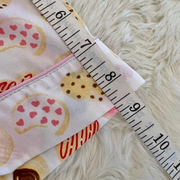 Cupcakes and Cashmere Heart Cookies Print Button Front Pajama Top Medium - Picture 8 of 9